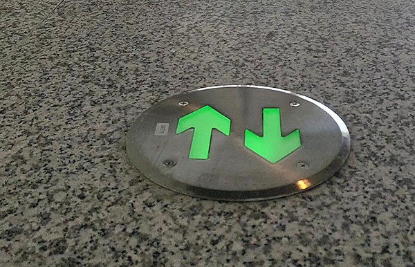煙霧對智能疏散指示系統的運行有何影響？